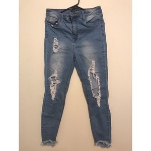 Ripped high waist jeans